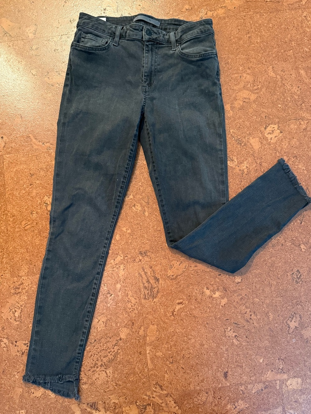 Joe’s Jeans Washed Slim Straight Raw Hem Jeans Style GSVLUC6758 in Lucia Size 27